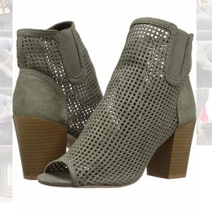 Qupid | Clyde Peep Toe Ankle Fashion Boots